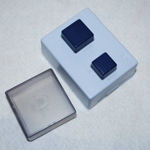 ***SALE*** - NEW MARKDOWN - Creative Memories Squares Punch Set w/Case